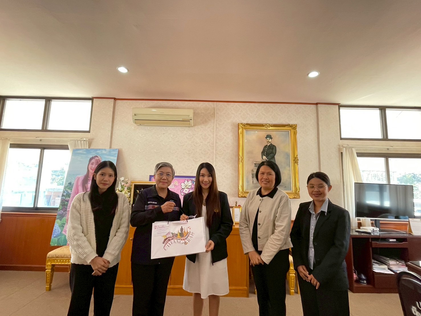 พช.เวียงเชียงรุ้ง  สวัสดีปีใหม่ 2569 เสริมสิริมงคลและสร้างขวัญกำลังใจในการทำงาน