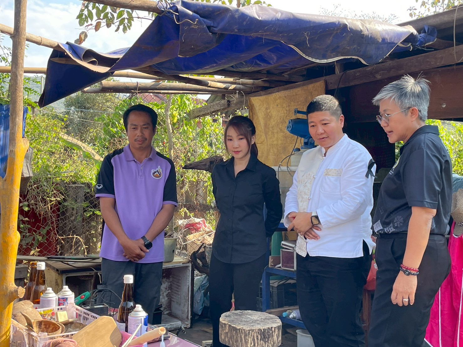 พช.เวียงเชียงรุ้ง ลงพื้นที่ติดตามและสนับสนุนผู้ผลิต ผู้ประกอบการ OTOP กะลามะพร้าว Handmade