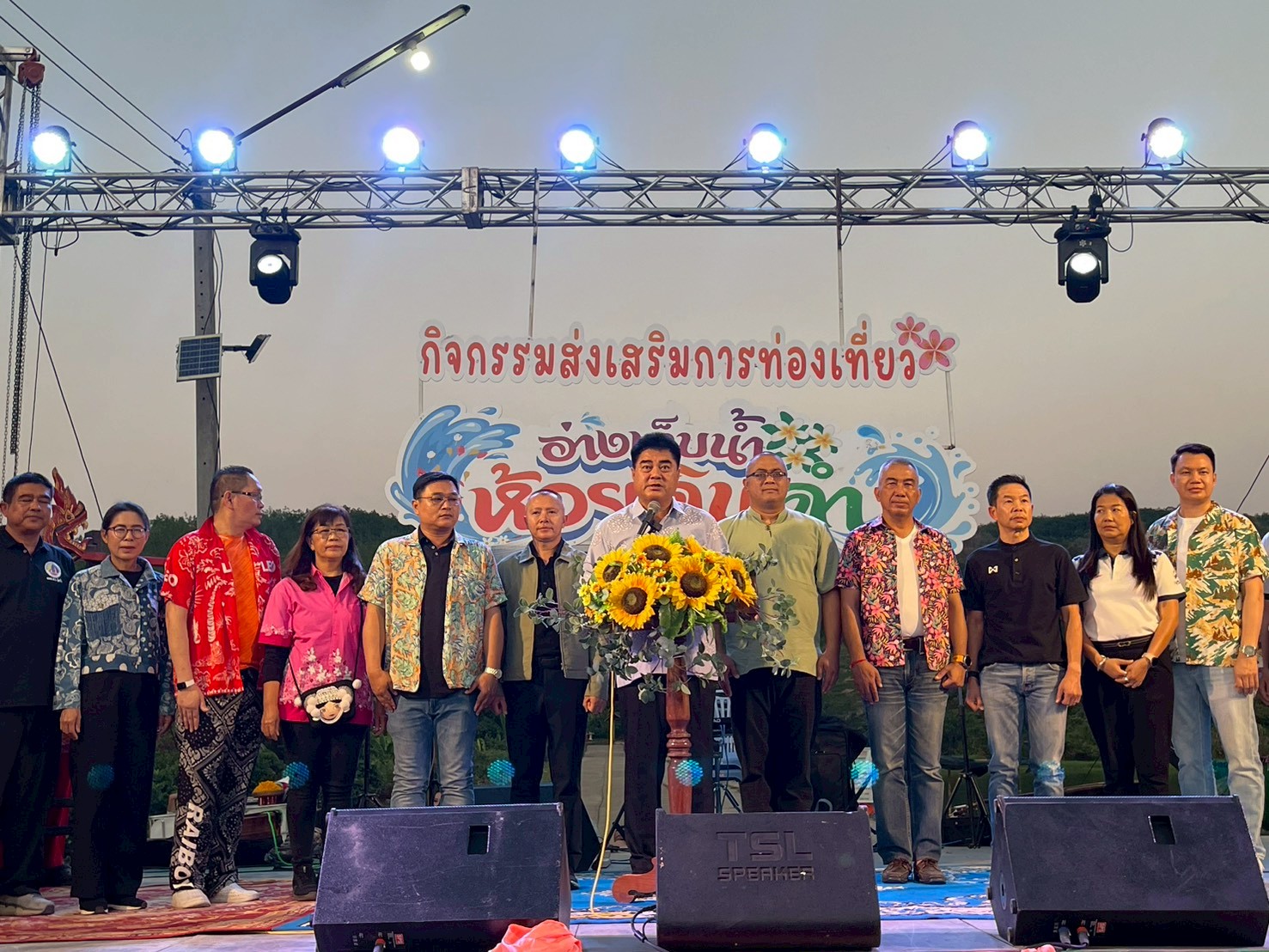 พช.เชียงราย ร่วมงาน “เวียงเชียงรุ้งสร้างสุข” ชูการท่องเที่ยวอ่างเก็บน้ำห้วยดินดำ กระตุ้นเศรษฐกิจชุมชนและแก้ไขปัญหาความเดือดร้อนของประชาชน