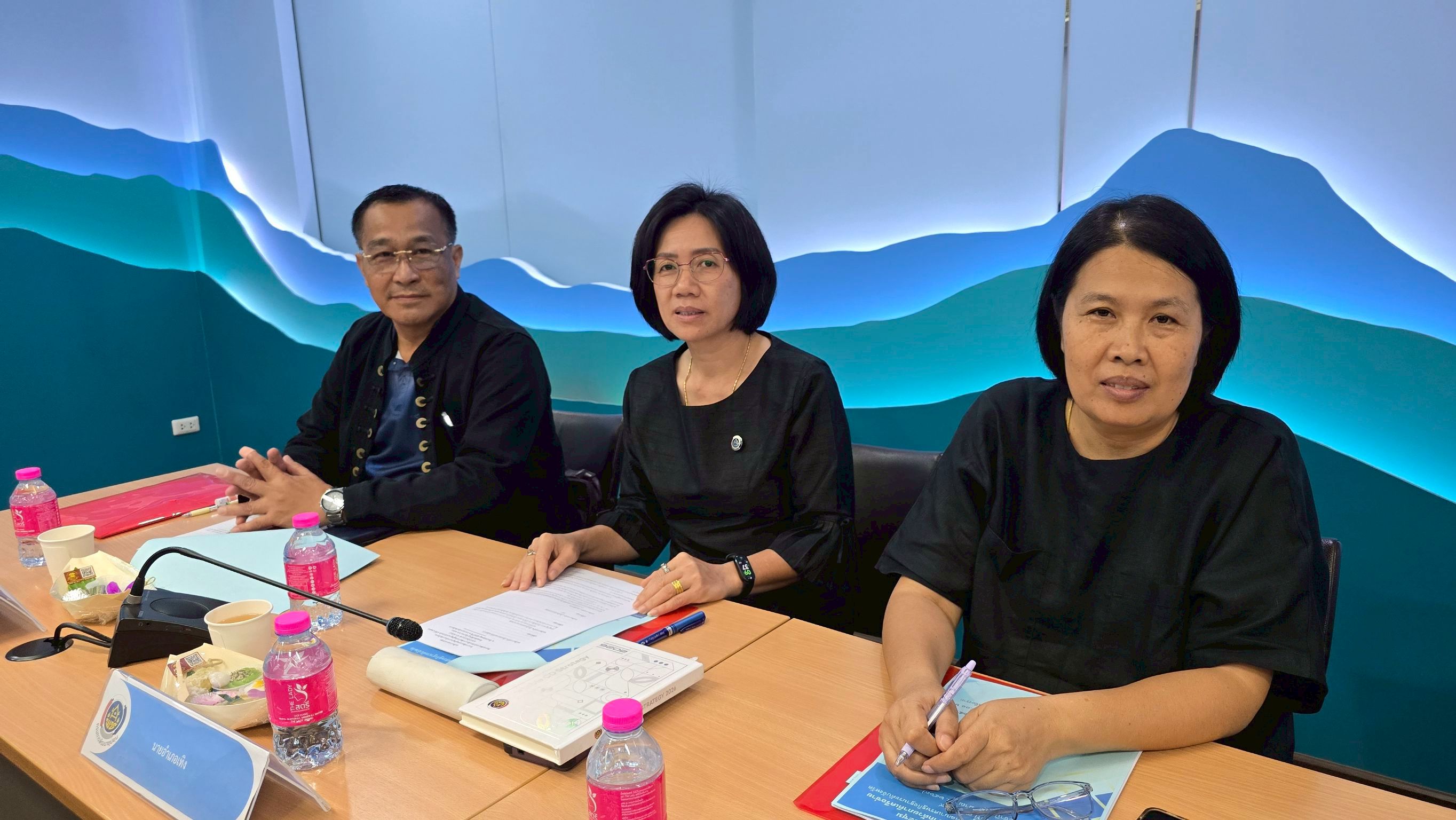พช.เวียงเชียงรุ้ง  ร่วมการประชุมคณะกรรมการขับเคลื่อนการพัฒนาเศรษฐกิจฐานรากและประชารัฐจังหวัดเชียงราย ครั้งที่ 3/2569 มุ่งบูรณาการภาคีเครือข่าย ขับเคลื่อนเศรษฐกิจฐานรากสู่ความเข้มแข็งอย่างยั่งยืน