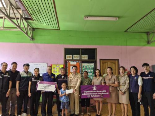  พช.เวียงเชียงรุ้ง  มอบทุนอุปการะเด็กกองทุนพัฒนาเด็กชนบท ในพระราชูปถัมภ์ สมเด็จพระเทพรัตนราชสุดาฯ สยามบรมราชกุมารี